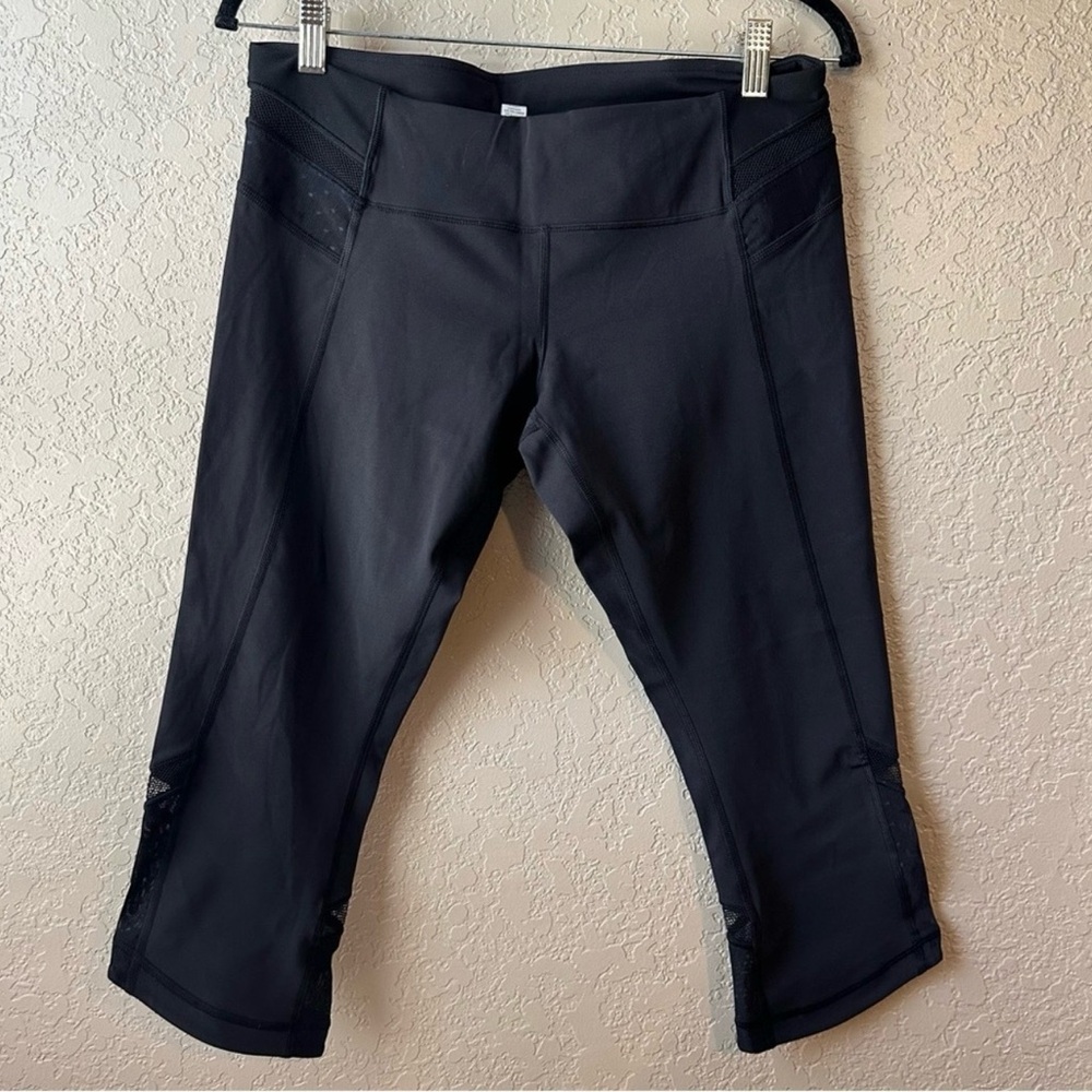 Lululemon black cropped polka dot leggings